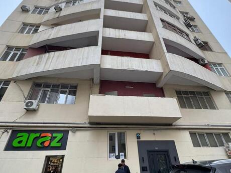 4-комн. новостройка - м. Элмляр Академиясы - 170 м²