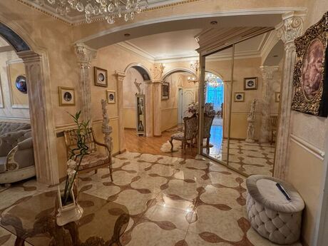 4-комн. новостройка - м. Элмляр Академиясы - 170 м²