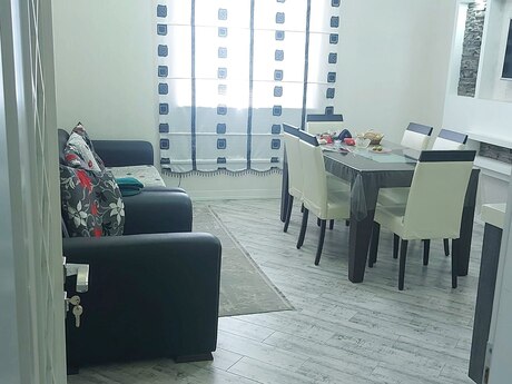 5 otaqlı həyət evi/bağ evi - Xırdalan - 360 m²