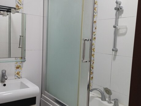 4 otaqlı köhnə tikili - Sahil m. - 110 m²
