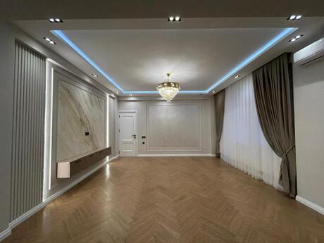 3-комн. новостройка - м. 28 мая - 135 м²