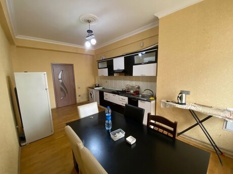 3 otaqlı yeni tikili - Şah İsmayıl Xətai m. - 130 m²
