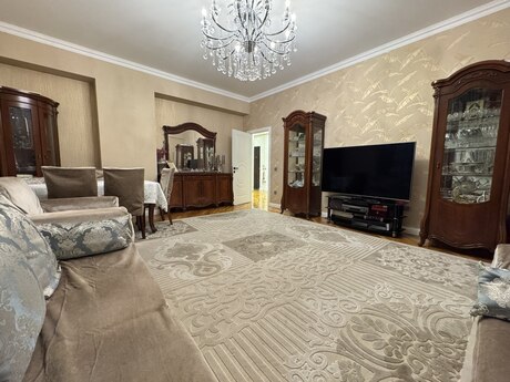 3 otaqlı yeni tikili - İnşaatçılar m. - 124 m²