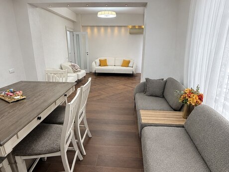 3 otaqlı yeni tikili - Elmlər Akademiyası m. - 150 m²