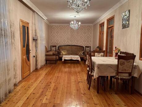 6 otaqlı həyət evi/bağ evi - Qaraçuxur q. - 170 m²