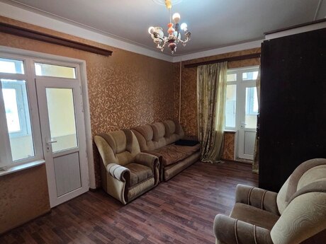 2 otaqlı köhnə tikili - 7-ci mikrorayon q. - 45 m²