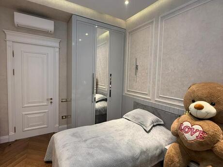 4 otaqlı yeni tikili - Xətai r. - 185 m²