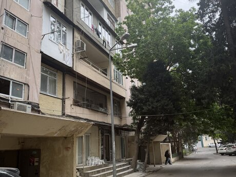 2 otaqlı köhnə tikili - Azadlıq Prospekti m. - 65 m²