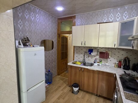2 otaqlı köhnə tikili - Azadlıq Prospekti m. - 65 m²