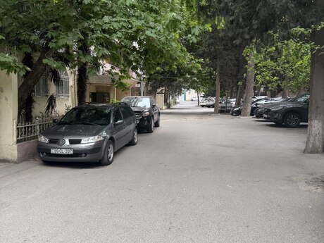 2 otaqlı köhnə tikili - Azadlıq Prospekti m. - 65 m²