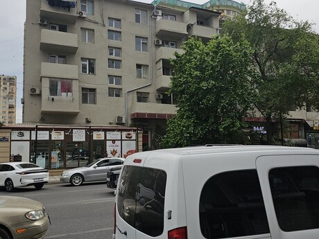 1-комн. вторичка - м. Элмляр Академиясы - 36 м²