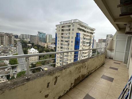 3 otaqlı yeni tikili - 28 May m. - 156 m²