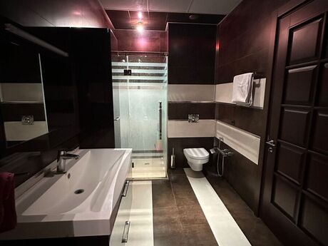3 otaqlı yeni tikili - 28 May m. - 156 m²