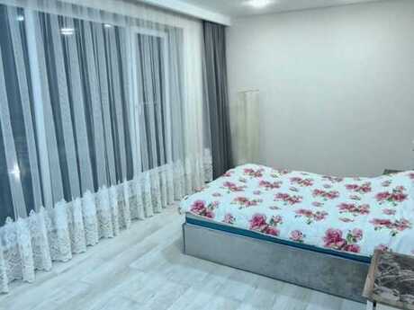 4 otaqlı həyət evi/bağ evi - Şüvəlan q. - 200 m²