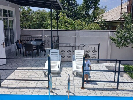 4 otaqlı həyət evi/bağ evi - Qax - 80 m²