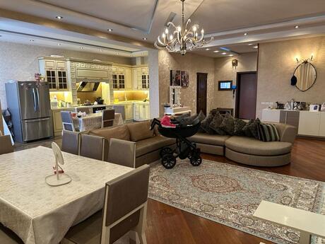 4 otaqlı yeni tikili - Nəsimi r. - 176 m²