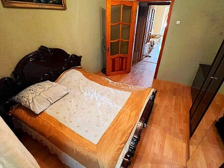 2 otaqlı köhnə tikili - Elmlər Akademiyası m. - 65 m²