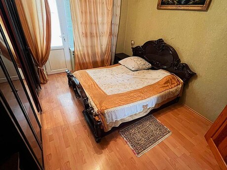2 otaqlı köhnə tikili - Elmlər Akademiyası m. - 65 m²