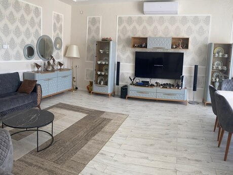 4 otaqlı həyət evi/bağ evi - Mərdəkan q. - 200 m²