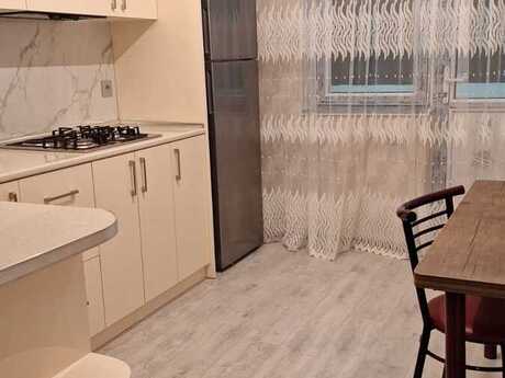 1 otaqlı yeni tikili - İnşaatçılar m. - 50 m²