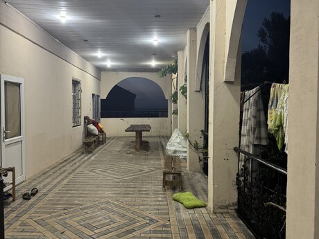 4 otaqlı həyət evi/bağ evi - Pirşağı q. - 100 m²