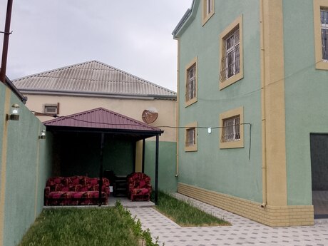 6 otaqlı həyət evi/bağ evi - Binə q. - 230 m²