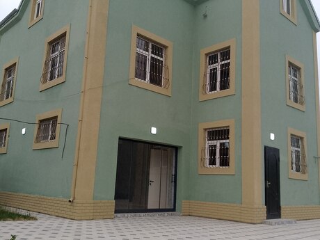 6 otaqlı həyət evi/bağ evi - Binə q. - 230 m²