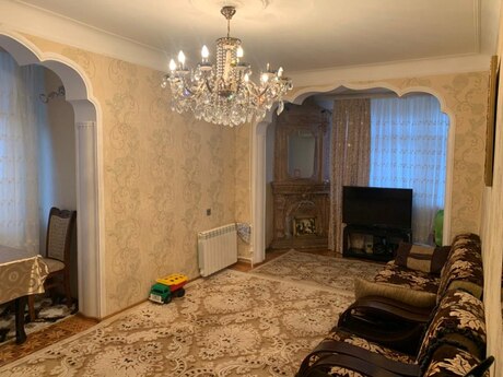 3 otaqlı köhnə tikili - 8-ci mikrorayon q. - 80 m²