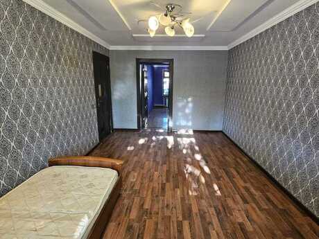 3 otaqlı köhnə tikili - 8-ci mikrorayon q. - 90 m²