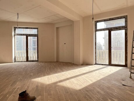 3 otaqlı yeni tikili - Şah İsmayıl Xətai m. - 130 m²