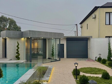 5 otaqlı həyət evi/bağ evi - Şüvəlan q. - 280 m²