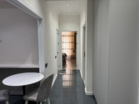 2 otaqlı yeni tikili - İnşaatçılar m. - 95 m²
