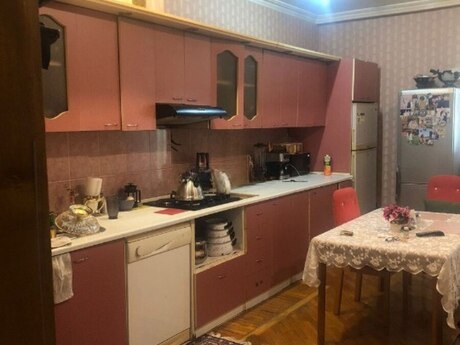 3 otaqlı yeni tikili - 8 Noyabr m. - 130 m²
