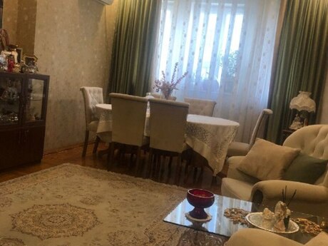 3 otaqlı yeni tikili - 8 Noyabr m. - 130 m²