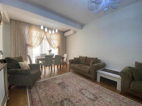 3-комн. новостройка - м. Иншаатчылар - 130 м²