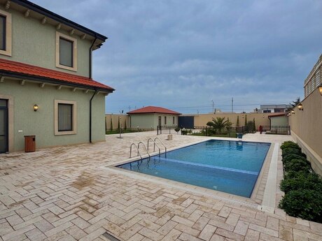 5 otaqlı həyət evi/bağ evi - Şüvəlan q. - 450 m²