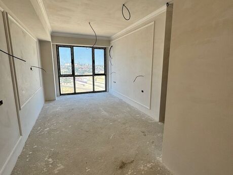 4-комн. новостройка - м. Бакмил - 130 м²