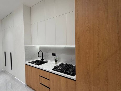 4 otaqlı yeni tikili - Xətai r. - 130 m²