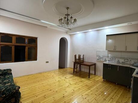 2 otaqlı həyət evi/bağ evi - İnşaatçılar m. - 75 m²