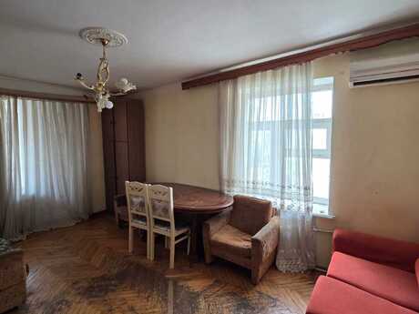 2 otaqlı köhnə tikili - Elmlər Akademiyası m. - 50 m²