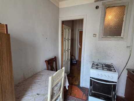2 otaqlı köhnə tikili - Elmlər Akademiyası m. - 50 m²