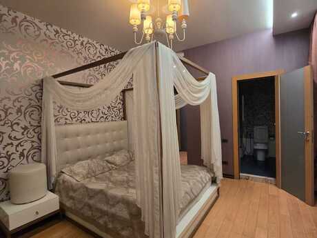 3-комн. новостройка - м. 8 ноября - 150 м²