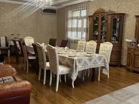 6 otaqlı həyət evi/bağ evi - Avtovağzal m. - 216 m²
