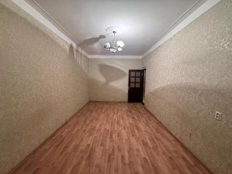 3 otaqlı köhnə tikili - 7-ci mikrorayon q. - 80 m²