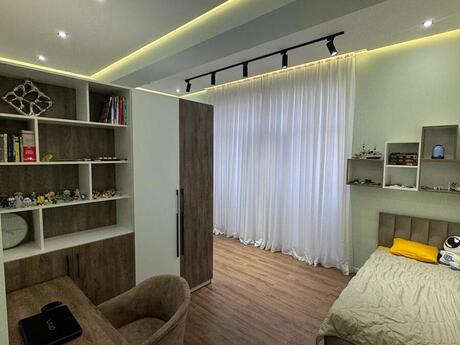 2-комн. новостройка - м. 28 мая - 87 м²