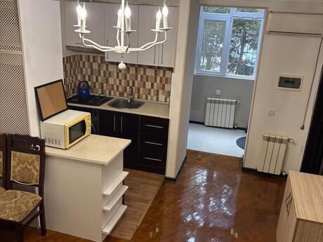 2 otaqlı köhnə tikili - 20 Yanvar m. - 40 m²
