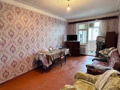 3 otaqlı köhnə tikili - Azadlıq Prospekti m. - 65 m²