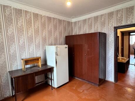 3 otaqlı köhnə tikili - Azadlıq Prospekti m. - 65 m²