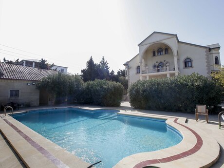 7 otaqlı həyət evi/bağ evi - Badamdar q. - 500 m²