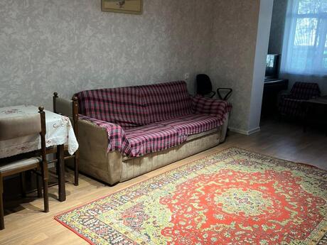 3 otaqlı köhnə tikili - 20 Yanvar m. - 70 m²